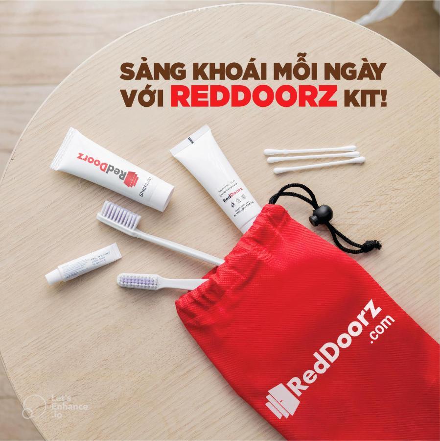 Reddoorz Tahami Hotel Near Kha Van Can Хошимин Экстерьер фото