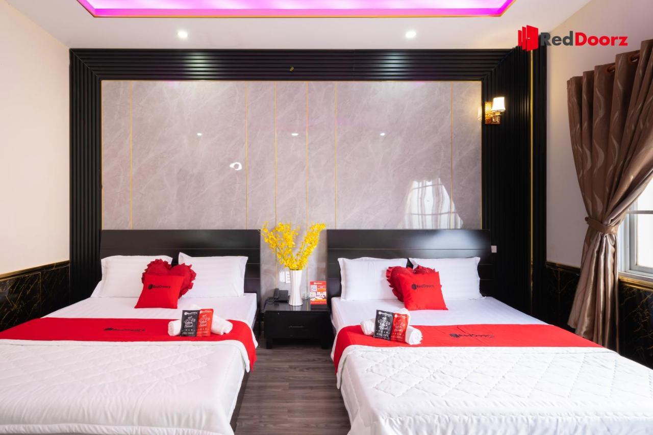 Reddoorz Tahami Hotel Near Kha Van Can Хошимин Экстерьер фото