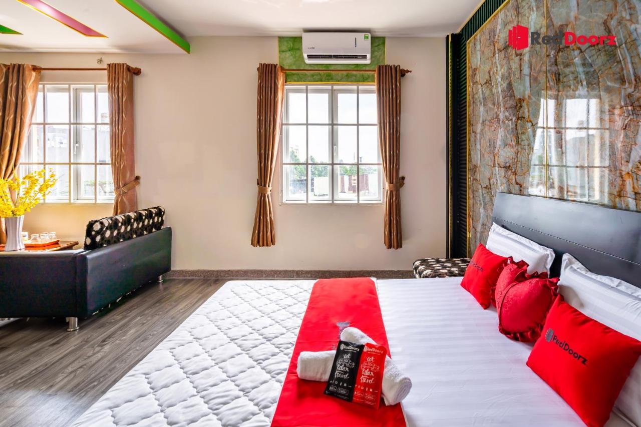 Reddoorz Tahami Hotel Near Kha Van Can Хошимин Экстерьер фото