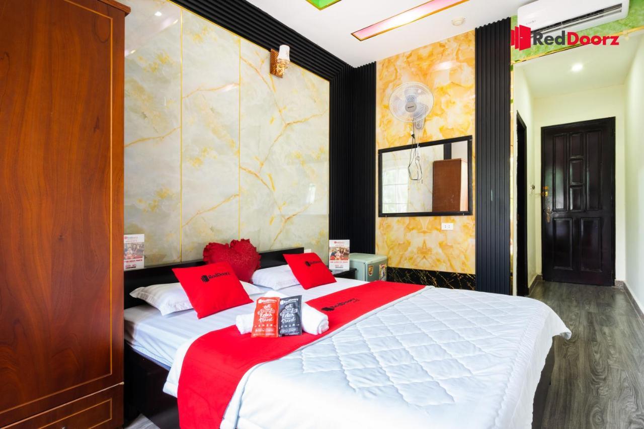 Reddoorz Tahami Hotel Near Kha Van Can Хошимин Экстерьер фото