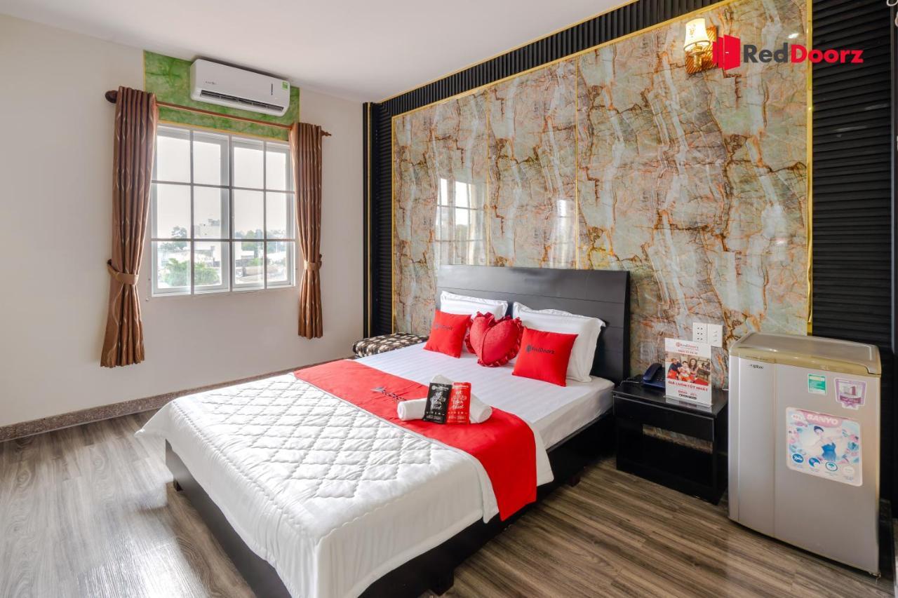 Reddoorz Tahami Hotel Near Kha Van Can Хошимин Экстерьер фото