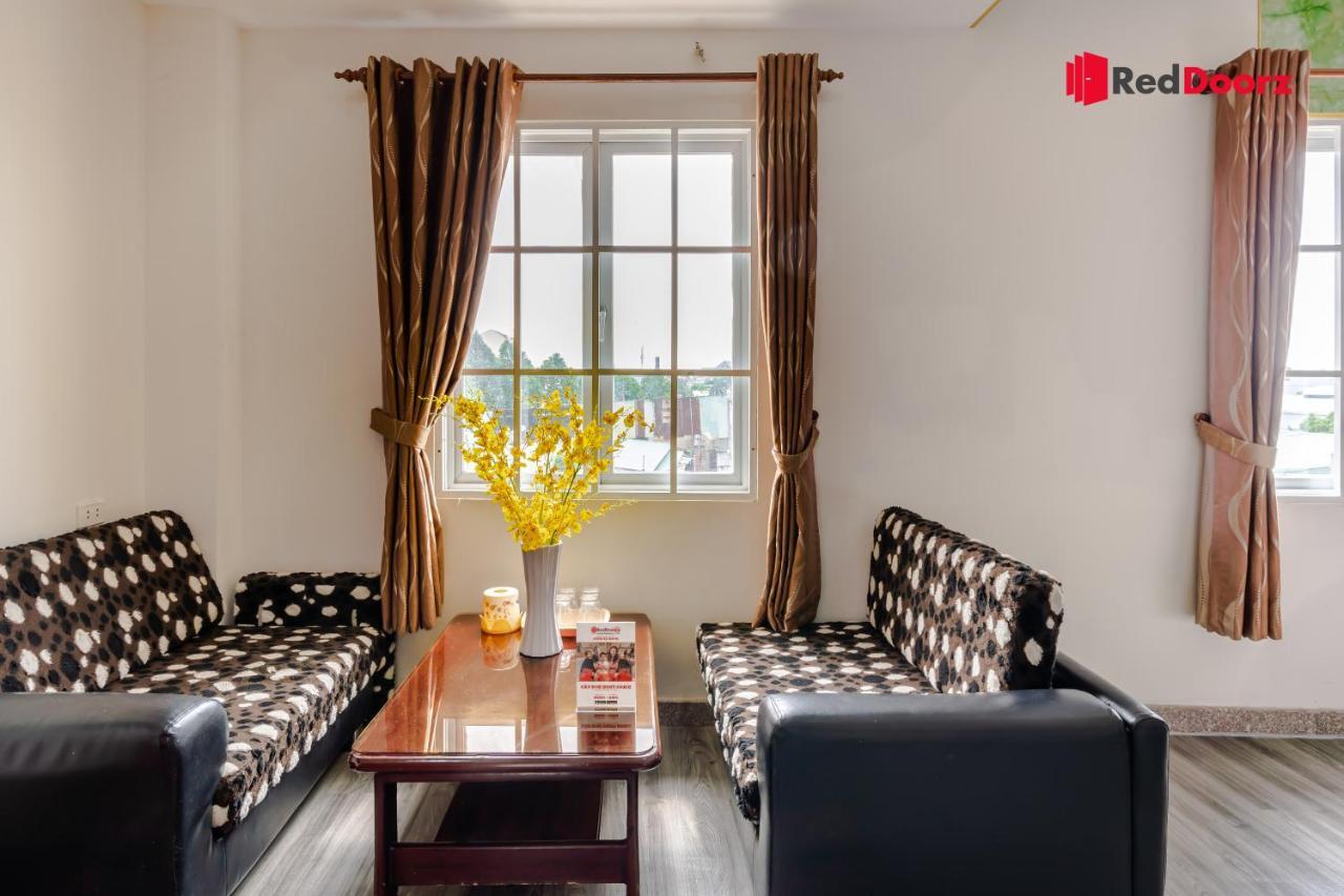 Reddoorz Tahami Hotel Near Kha Van Can Хошимин Экстерьер фото
